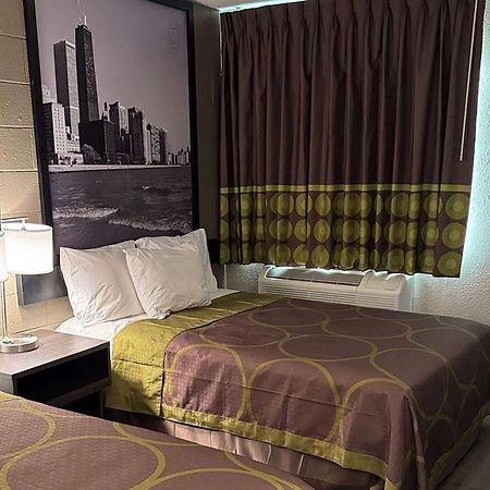 Super 8 By Wyndham Rockford South Otel Dış mekan fotoğraf